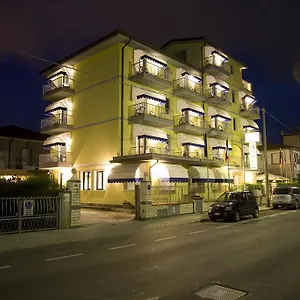 Fortunella 3*, Lido di Camaiore Italy